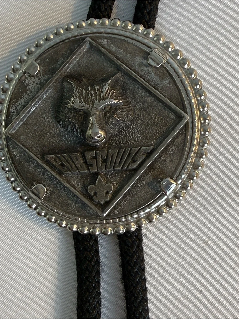 BOY SCOUTS OF AMERICA Cub Scouts Vintage Bolo Tie Pewter Wolf
